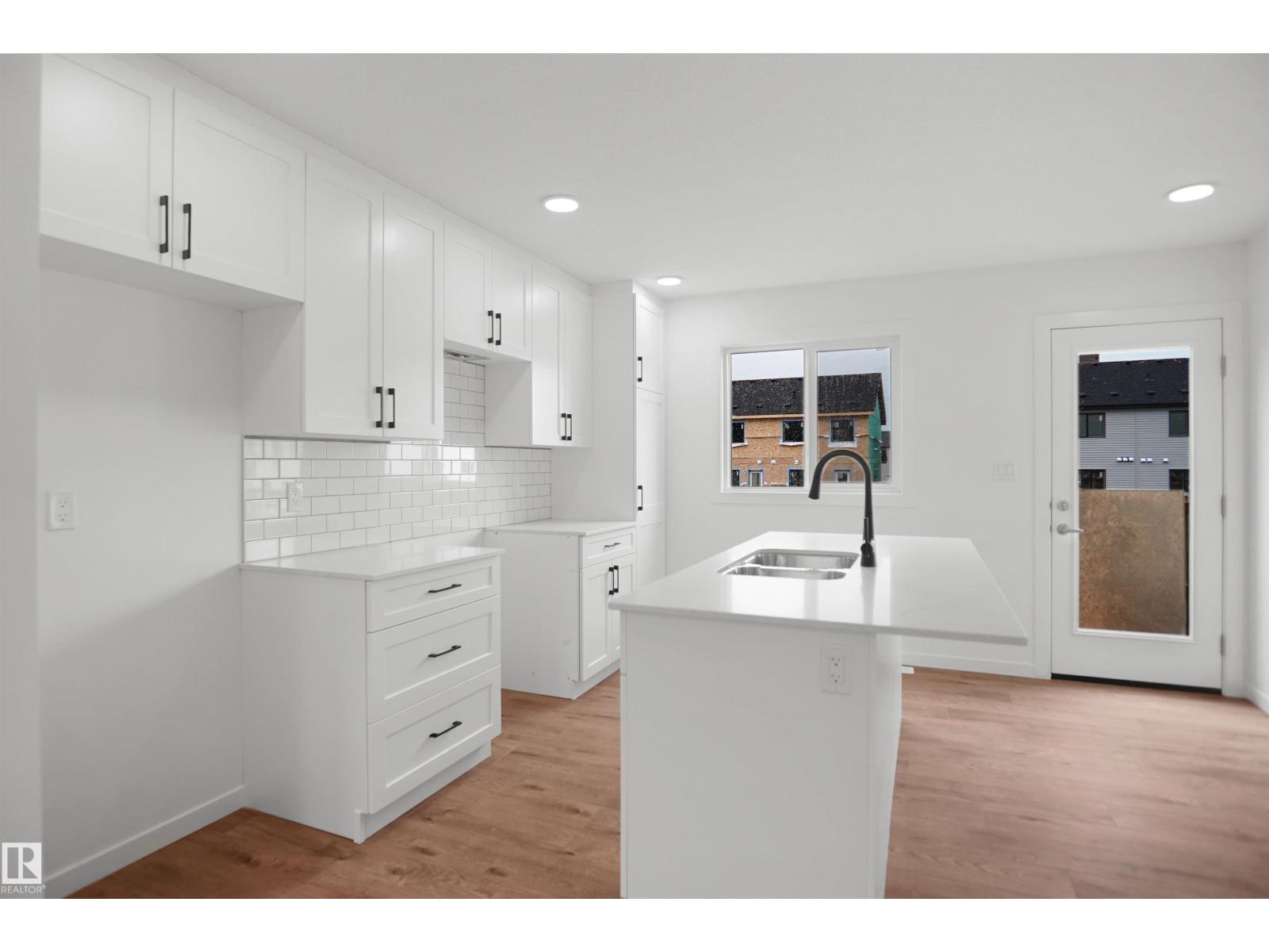 1320 9 ST NW - 12
