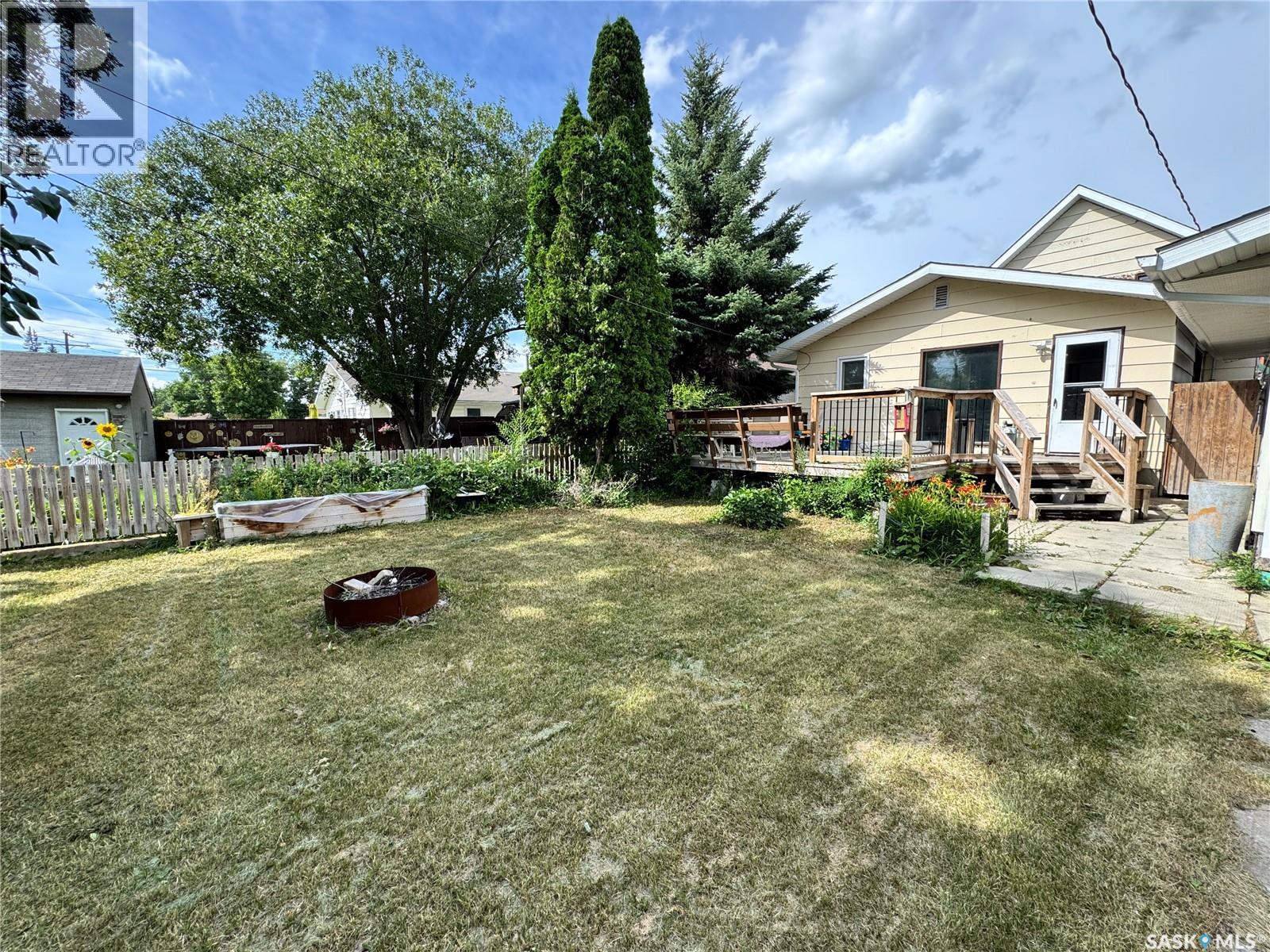 408 4th AVENUE E - Image 41