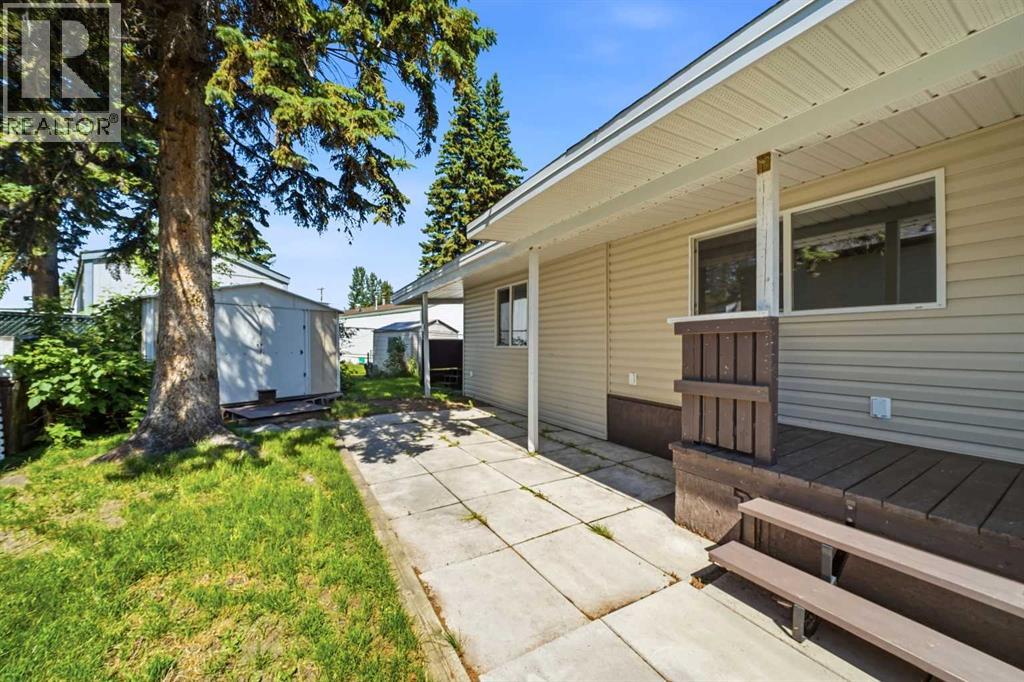 4516 48 Avenue - Photo 5