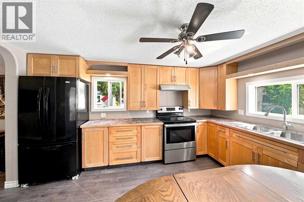 4516 48 Avenue - Photo 8