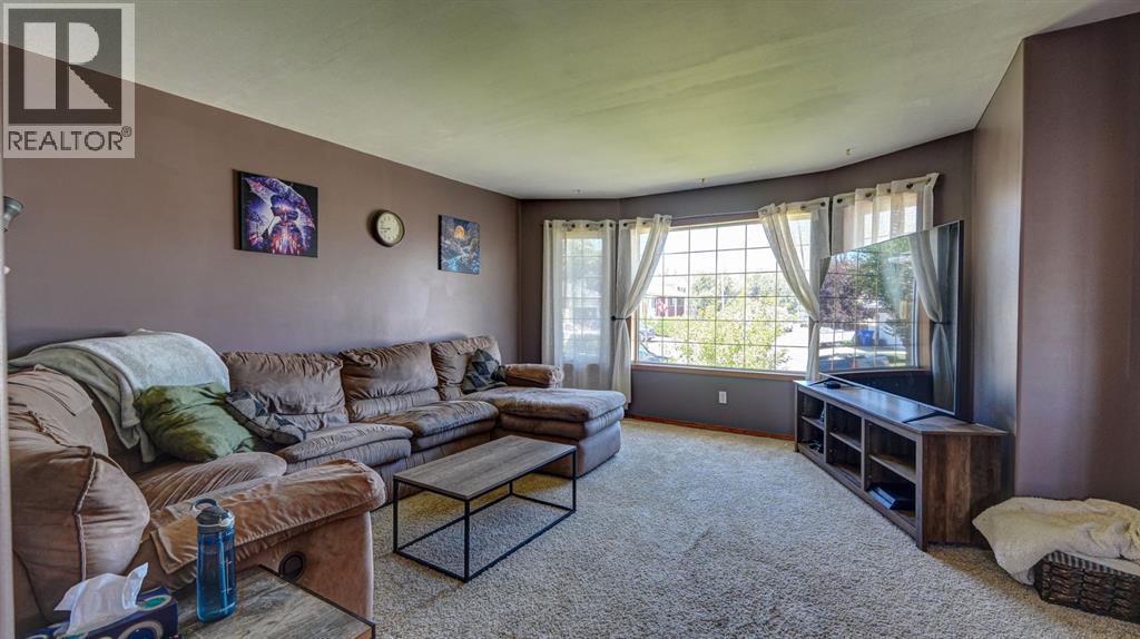 529 53 Avenue West - Photo 6