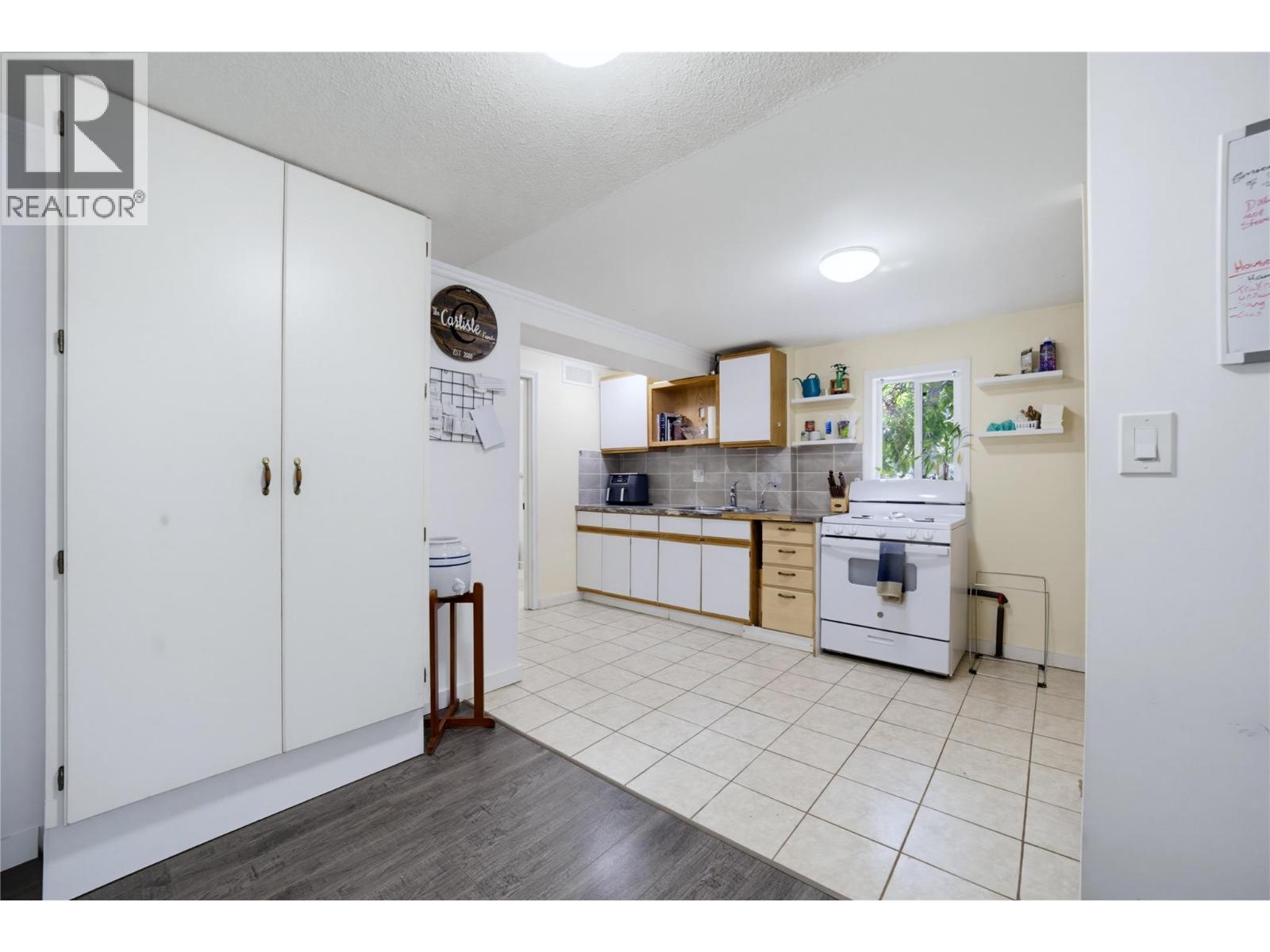 4425 Chase-Falkland Road, Falkland