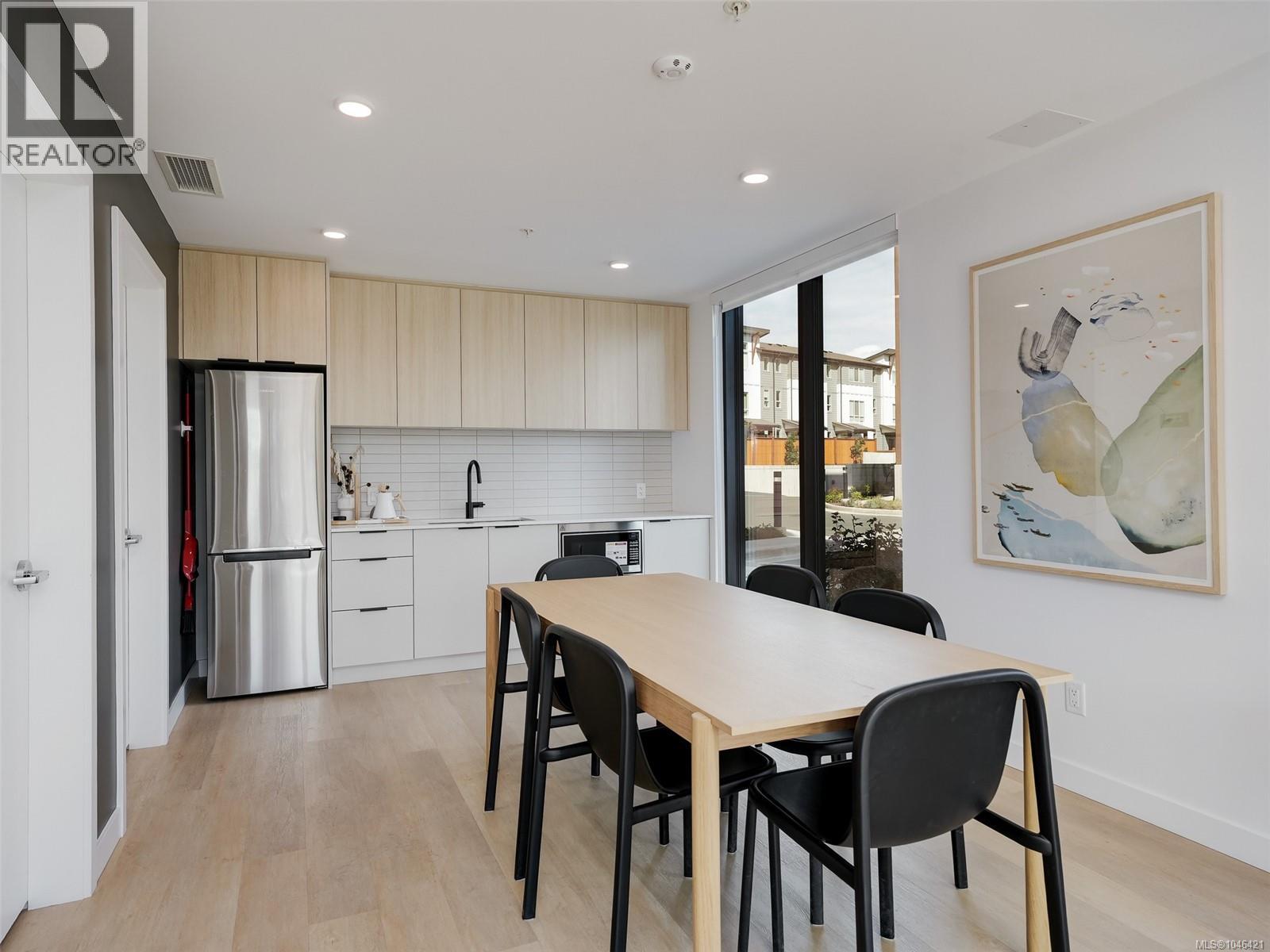#107 3564B Ryder Hesjedal Way - 19