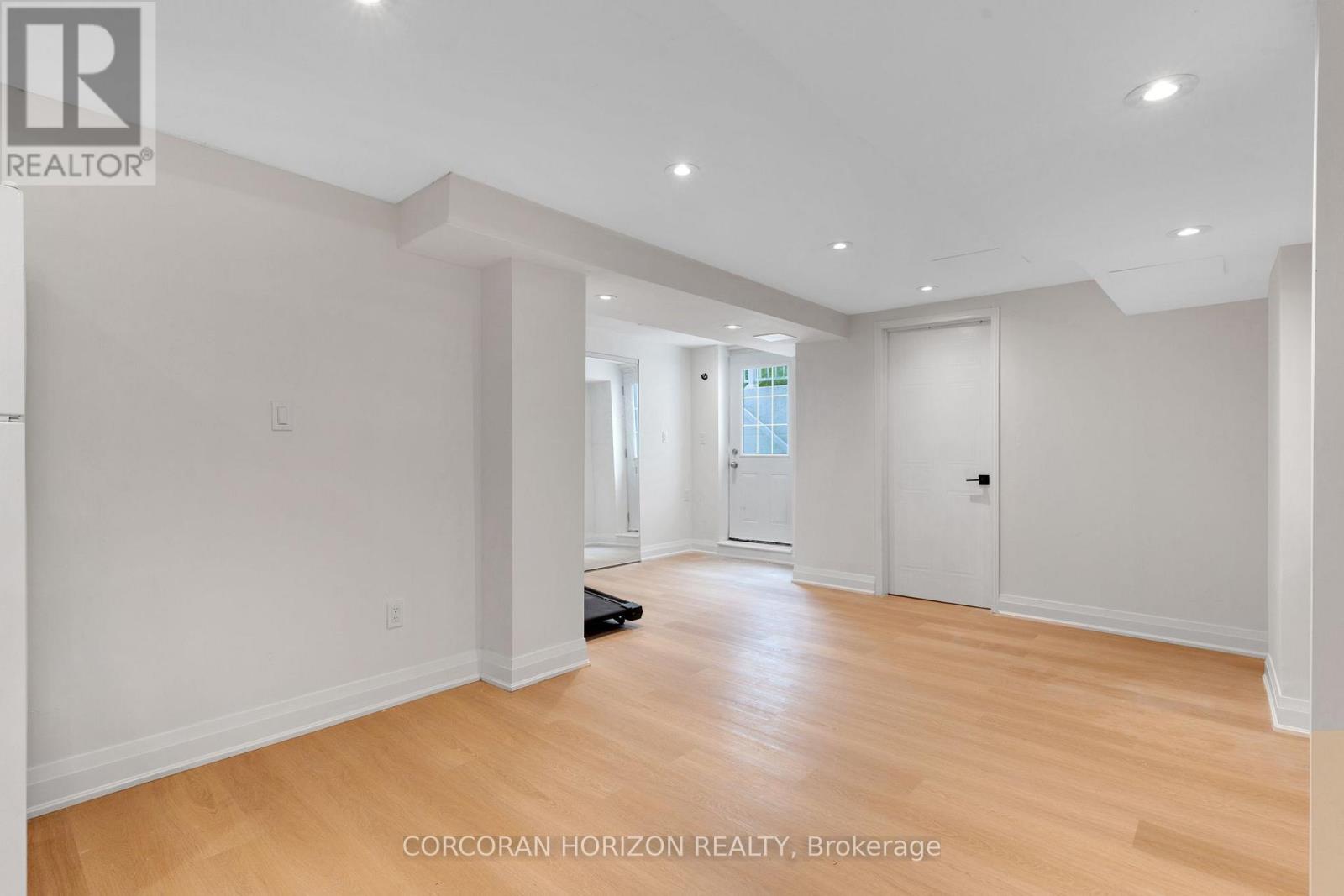 62 GLENVALLEY DRIVE - 44