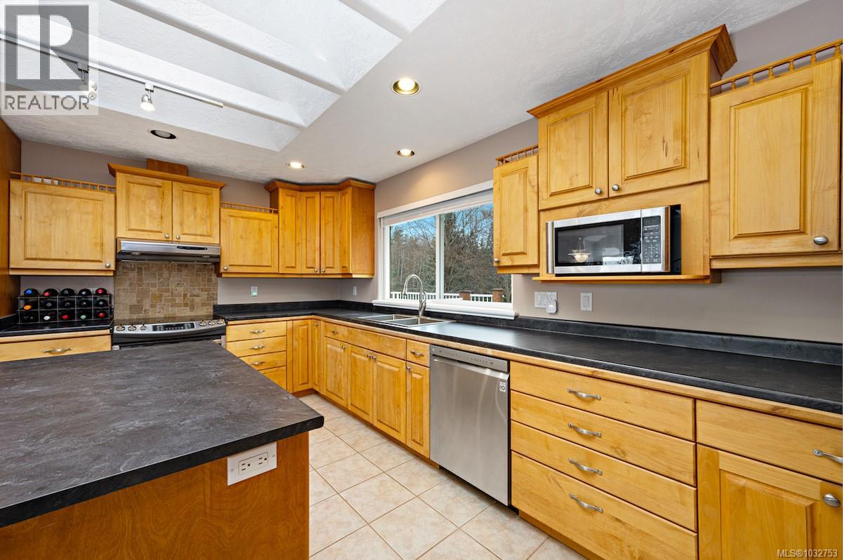 321 Wireless Rd, Comox