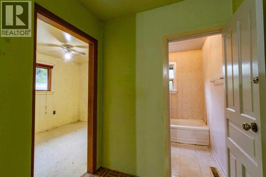 5127 50 Street - Photo 13