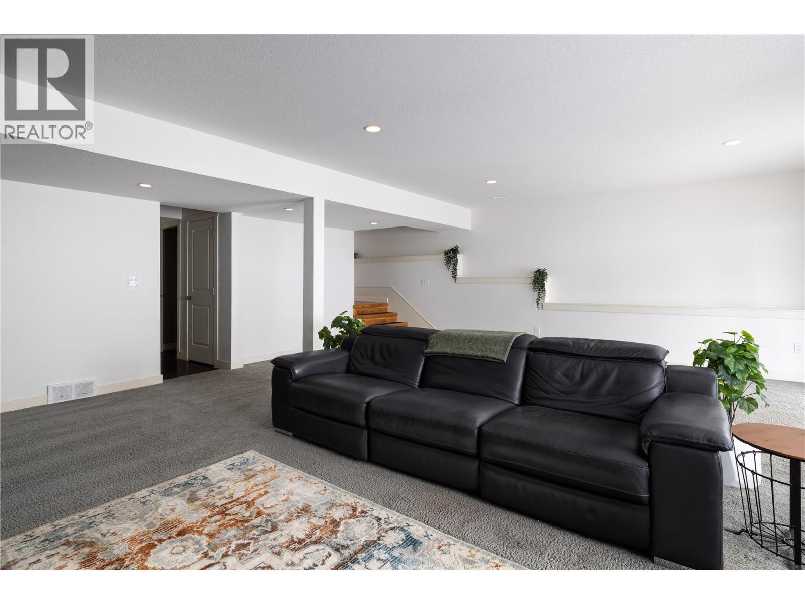 7261 Silver Ridge Drive - Image 46
