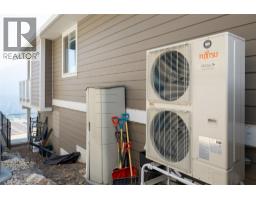 Primary Bedroom - 7261 Silver Ridge Drive, Vernon, BC V1B4C6 Photo 17