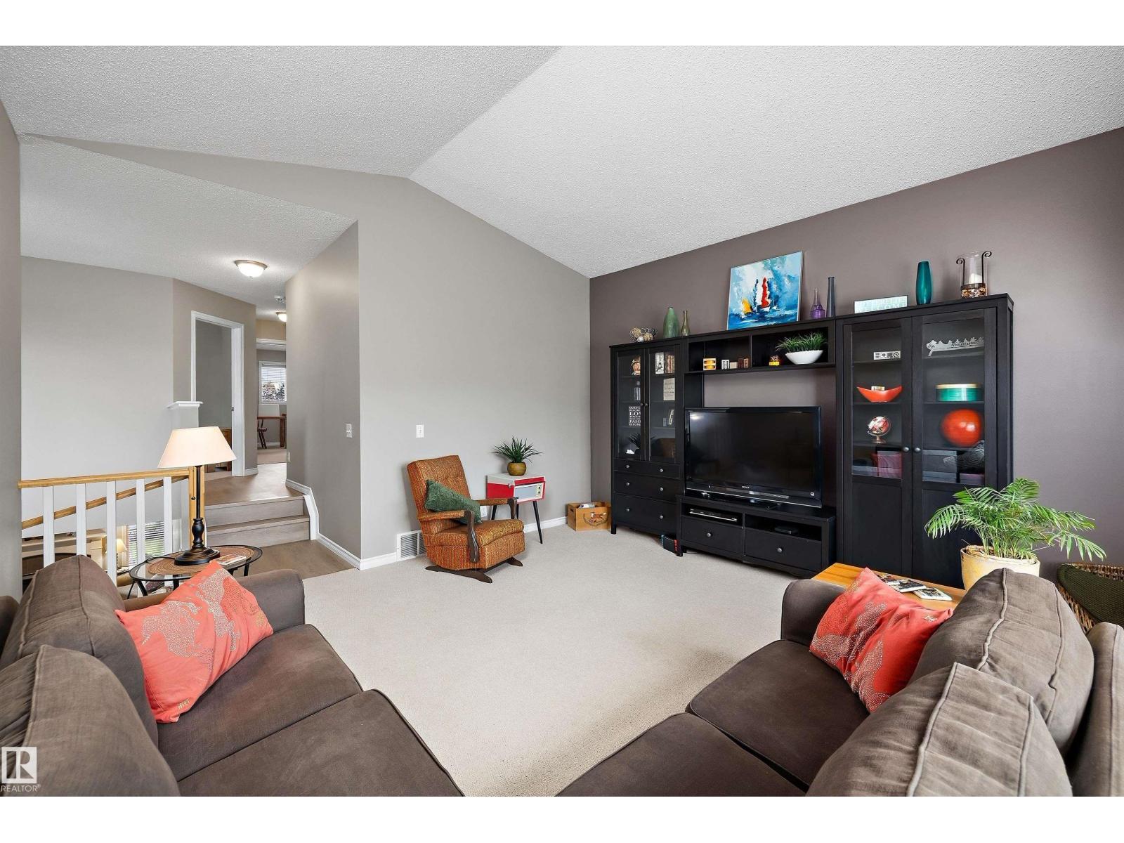 133 GREYSTONE CR - 26