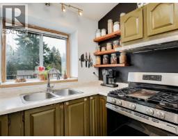 Kitchen - 560 Atkins Ave, Langford, BC V9B3A3 Photo 8