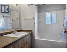 875 Surrey Avenue, Kamloops, BC V2B1P7 Photo 13