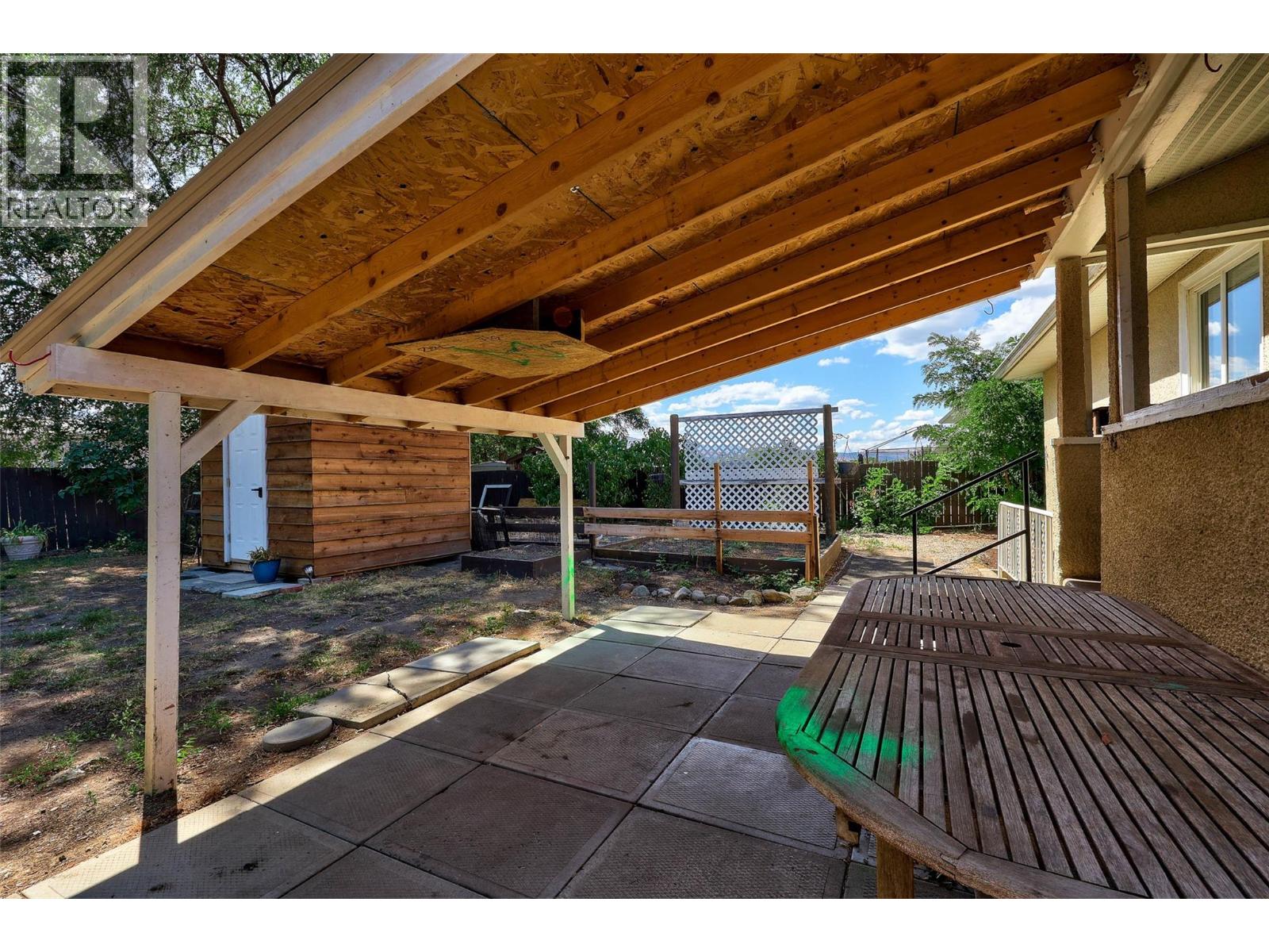 875 SURREY Avenue - Image 24