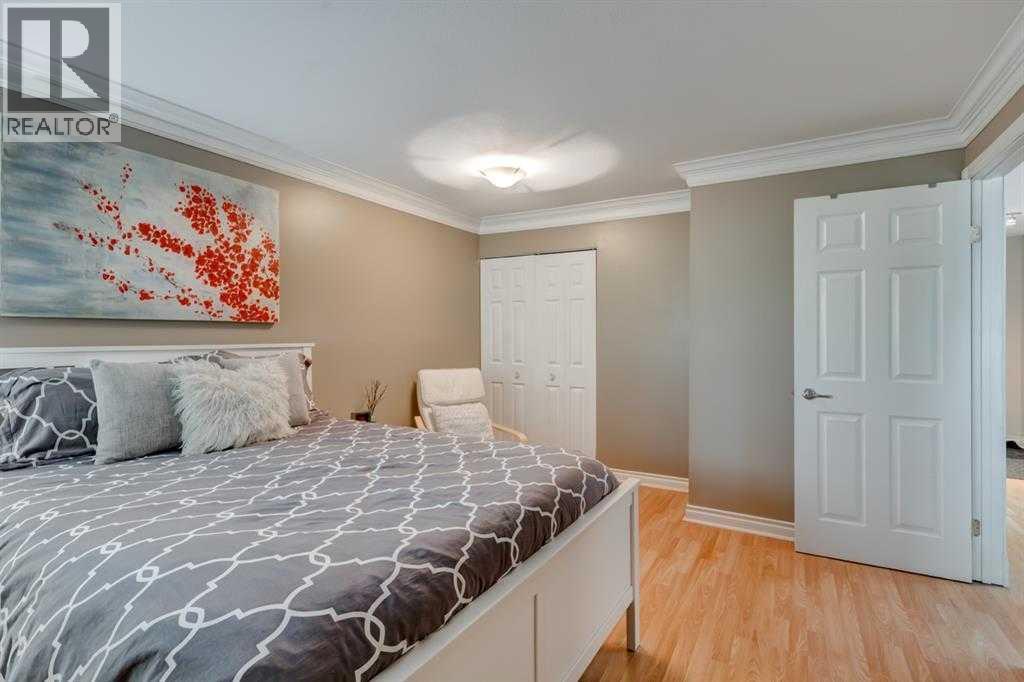 #2135 70 Glamis Drive SW - 18