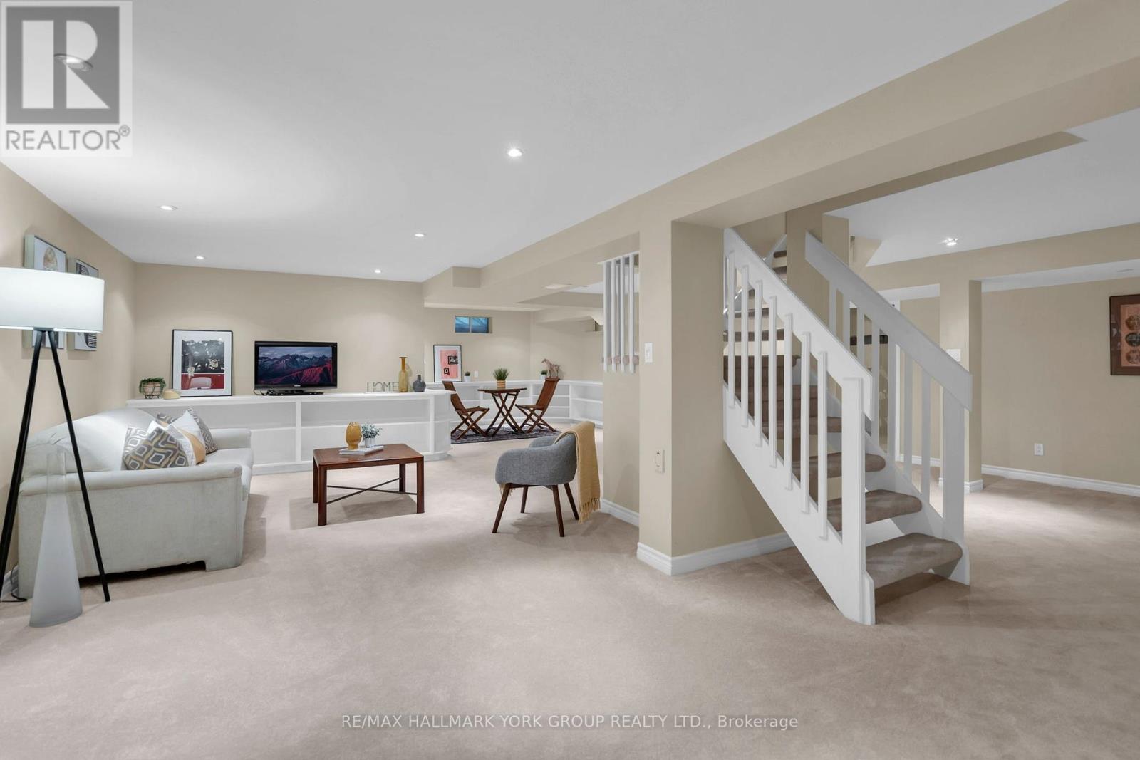95 GILBANK DRIVE - 33