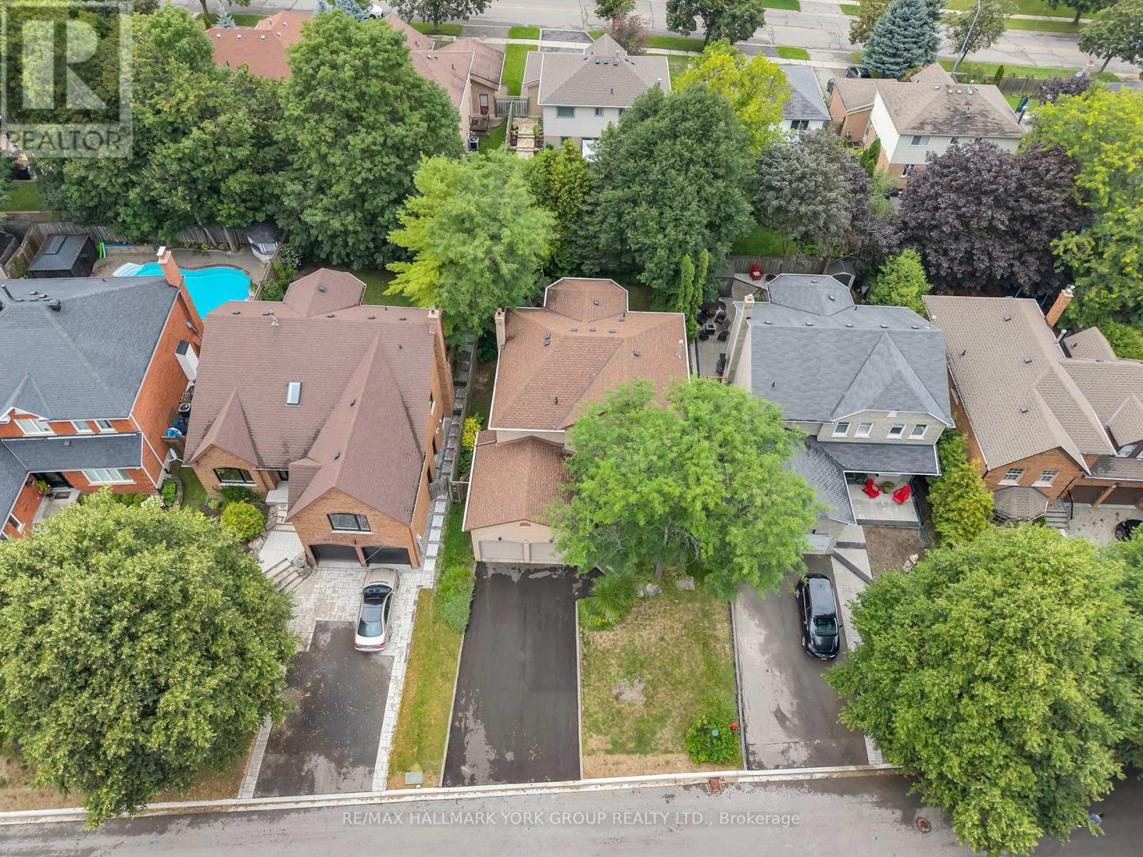 95 GILBANK DRIVE - 44