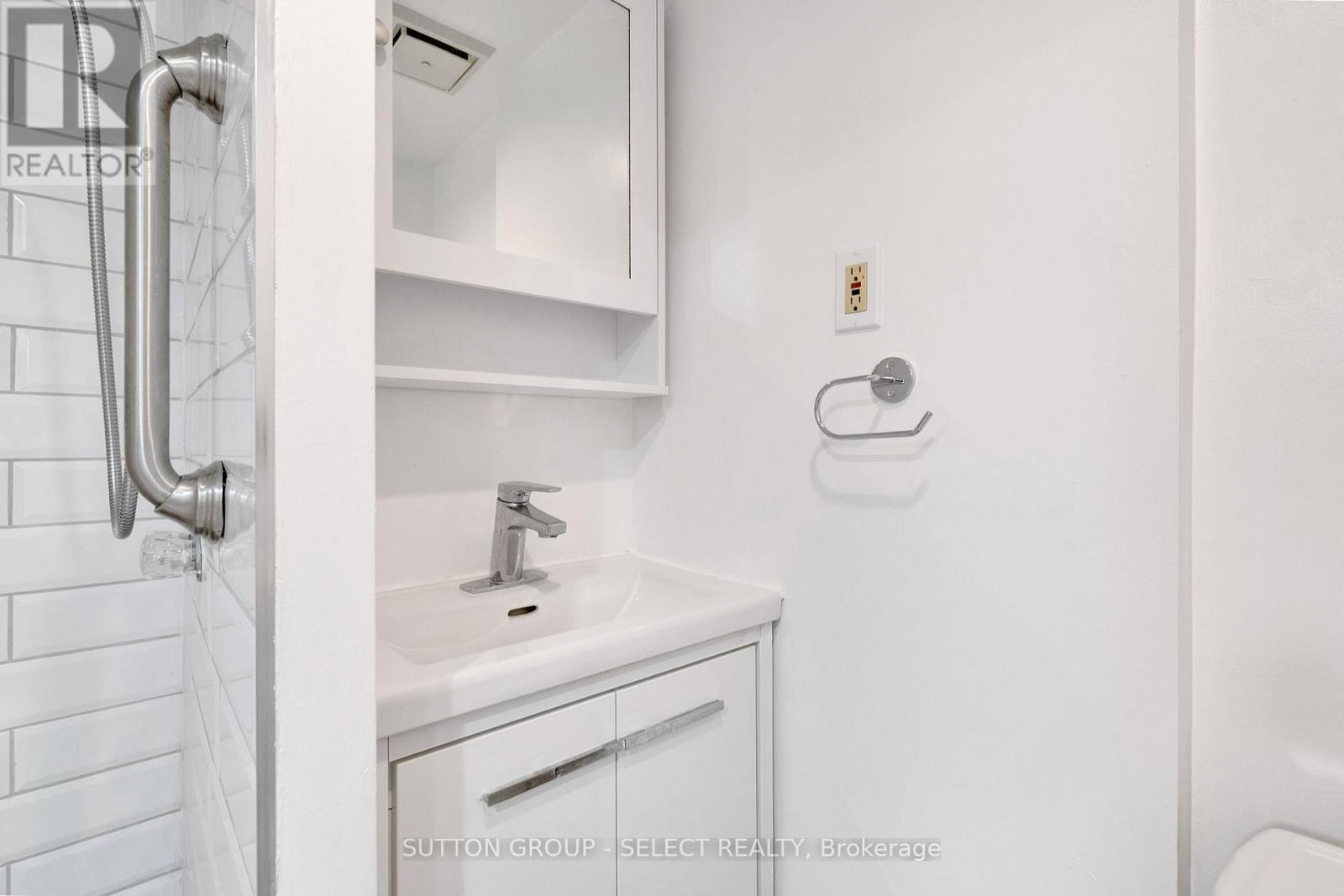 1581 BORDEN STREET - Image 36