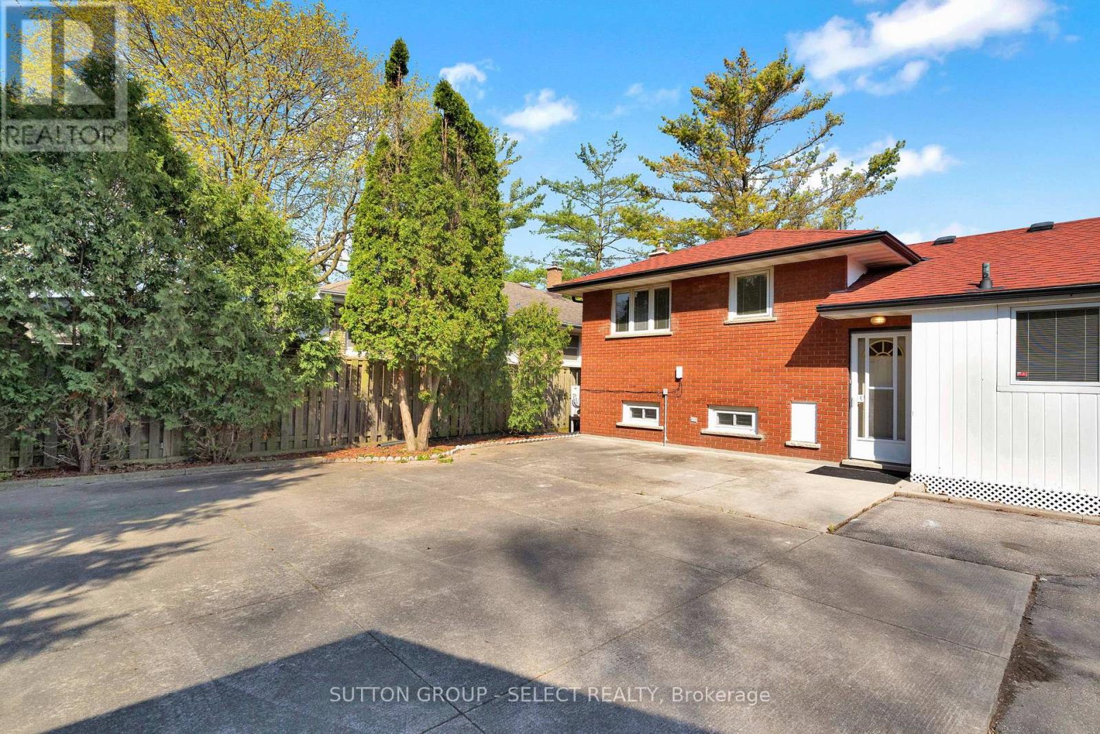 1581 BORDEN STREET - Image 40