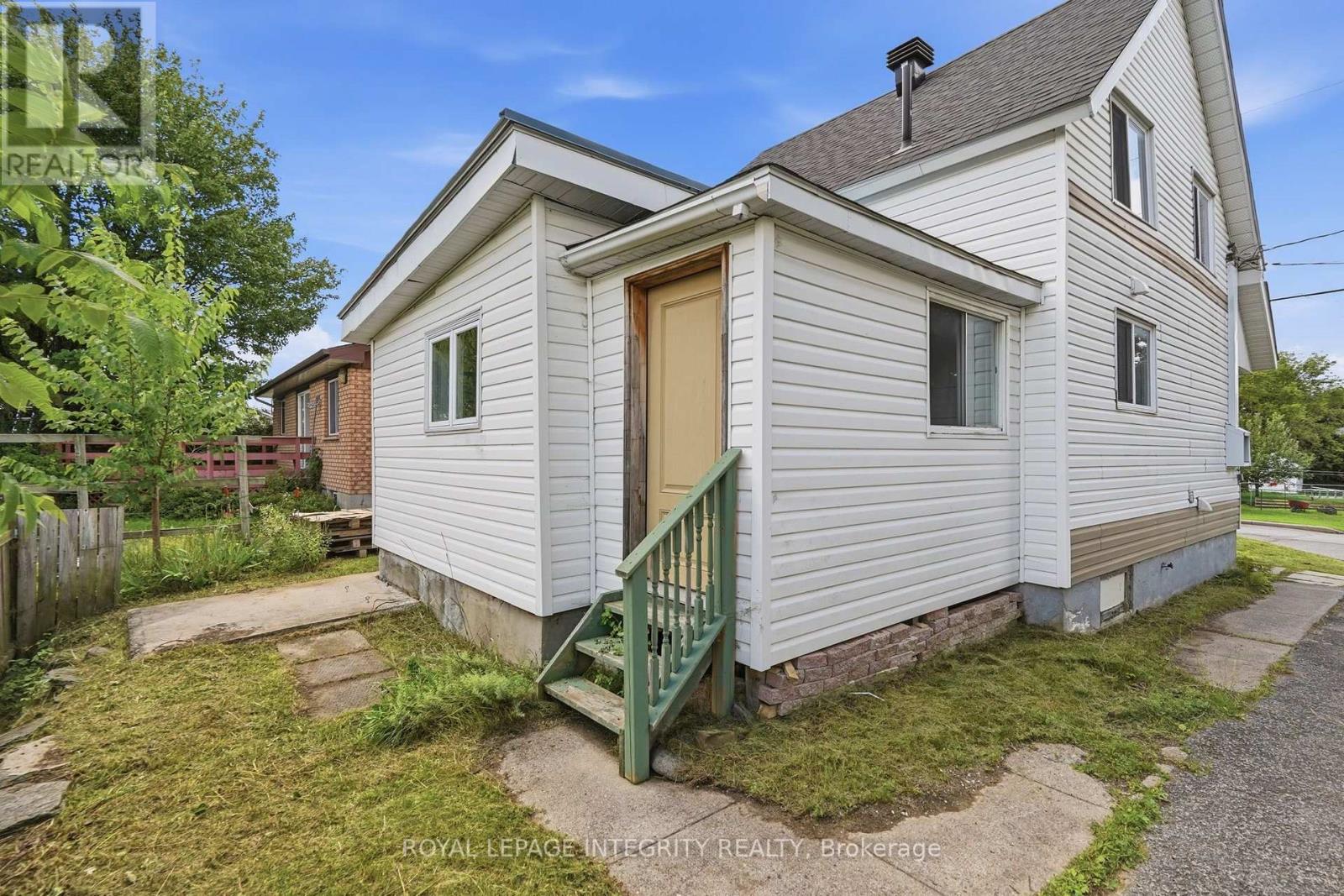 263 BERTHA STREET - Image 31