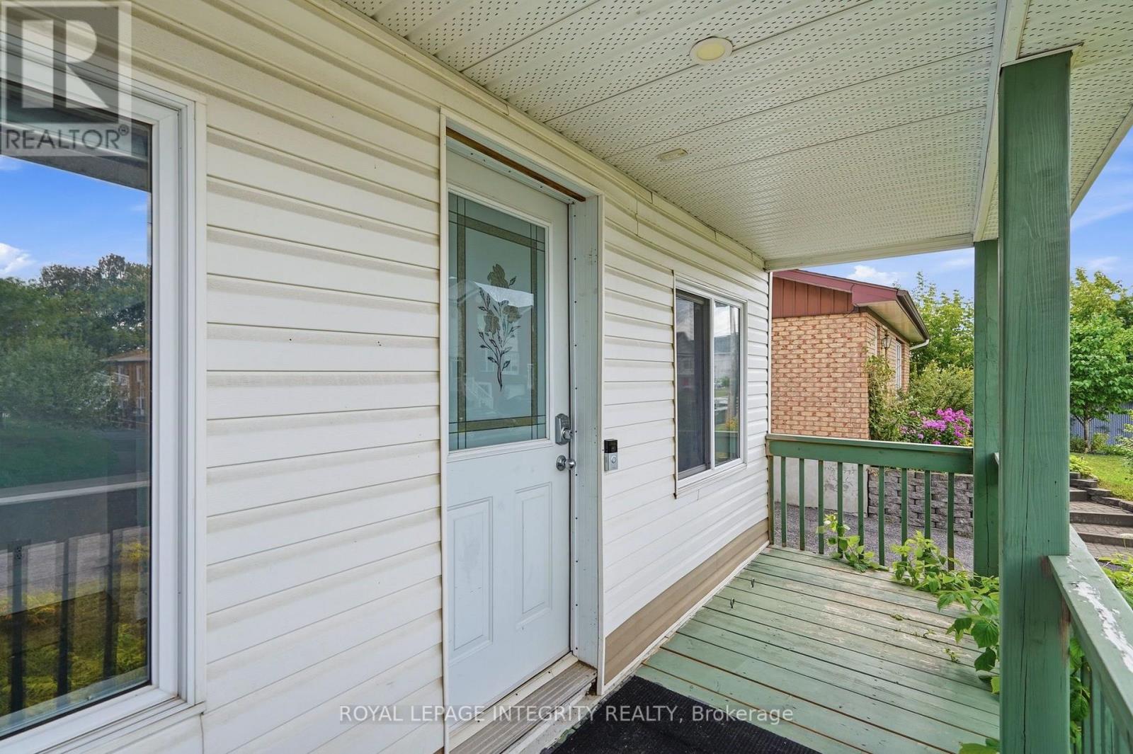 263 BERTHA STREET - 5