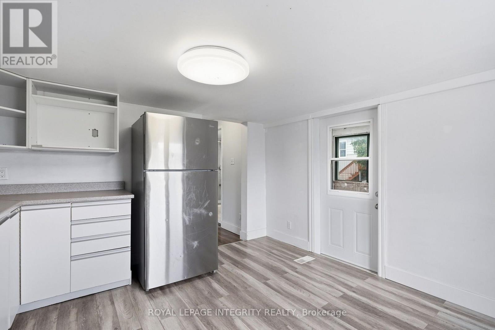 263 BERTHA STREET - 9