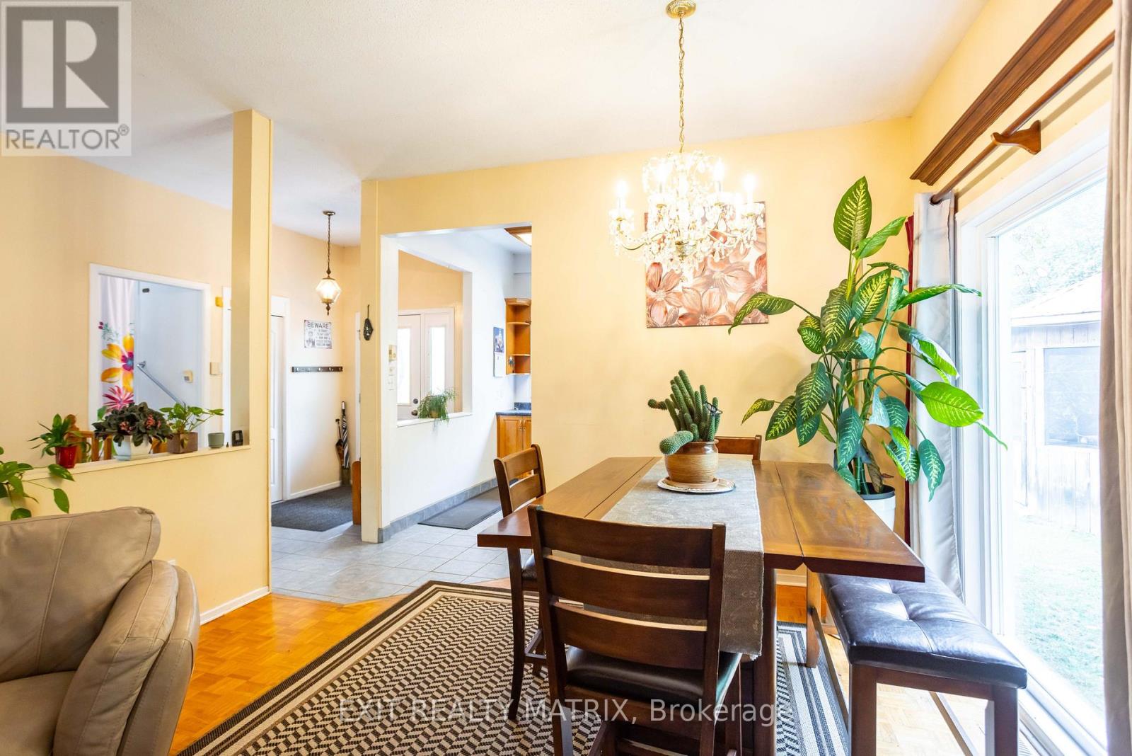 2174 DES PINS STREET - Image 12