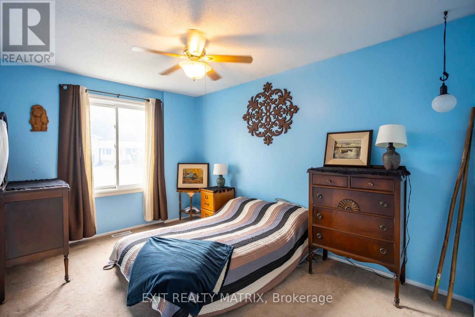 2174 DES PINS STREET - Image 20