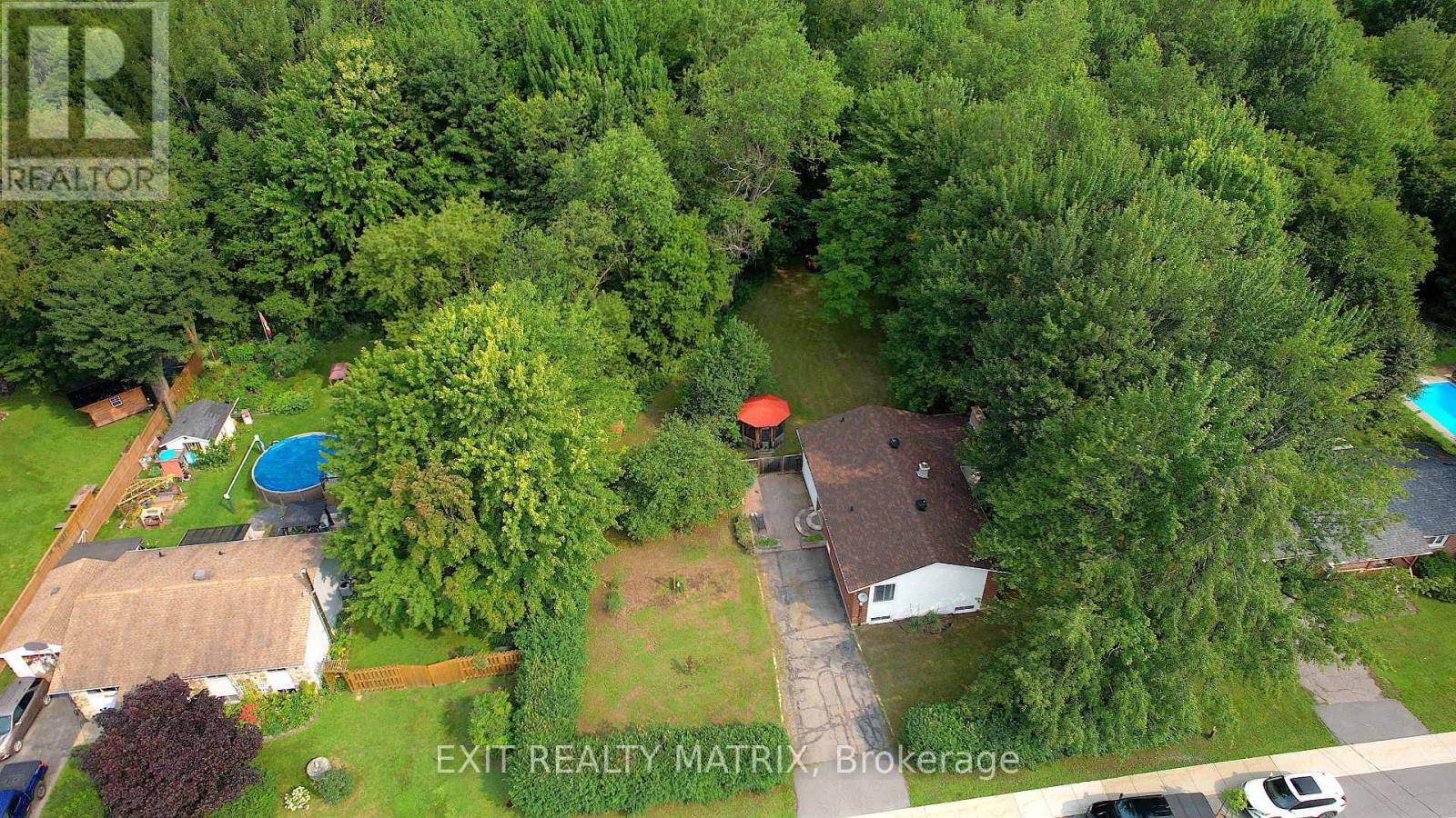 2174 DES PINS STREET - Image 41