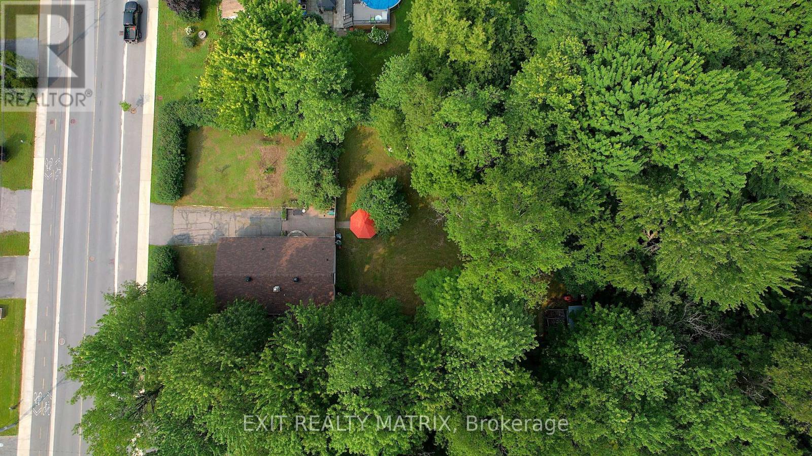 2174 DES PINS STREET - Image 42