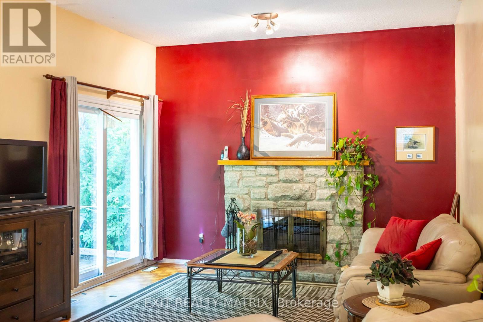 2174 DES PINS STREET - Image 7