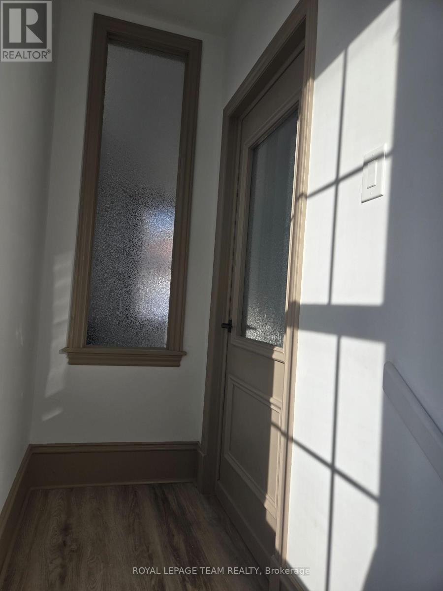 106 RENFREW STREET S - Image 19