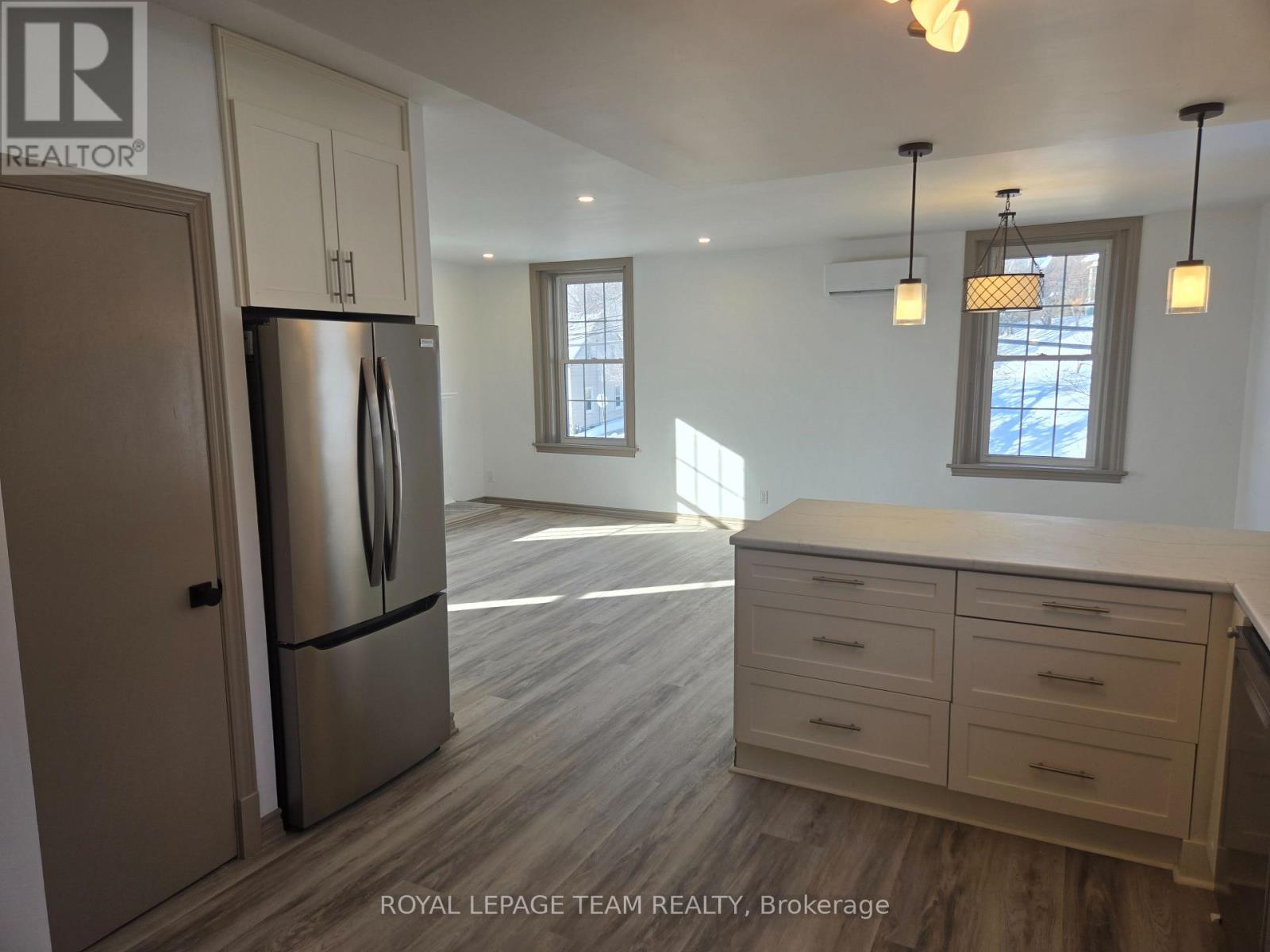 106 RENFREW STREET S - Image 25