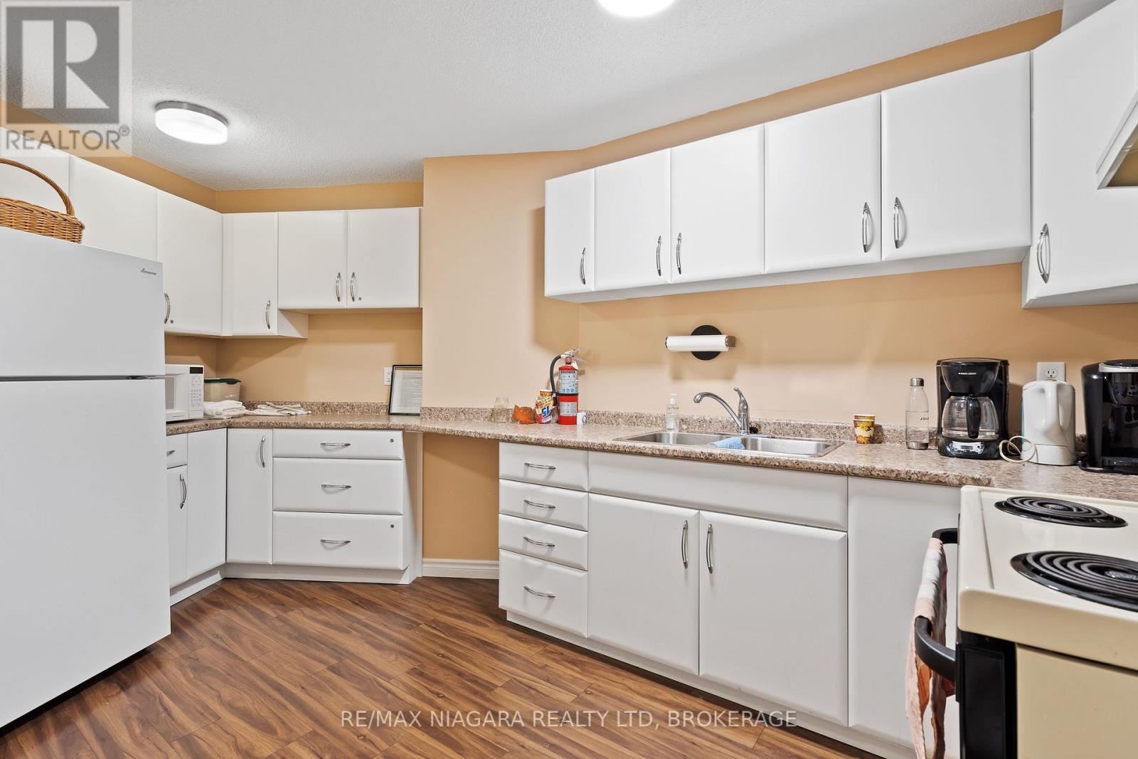 #502 7 GALE CRESCENT - Image 26
