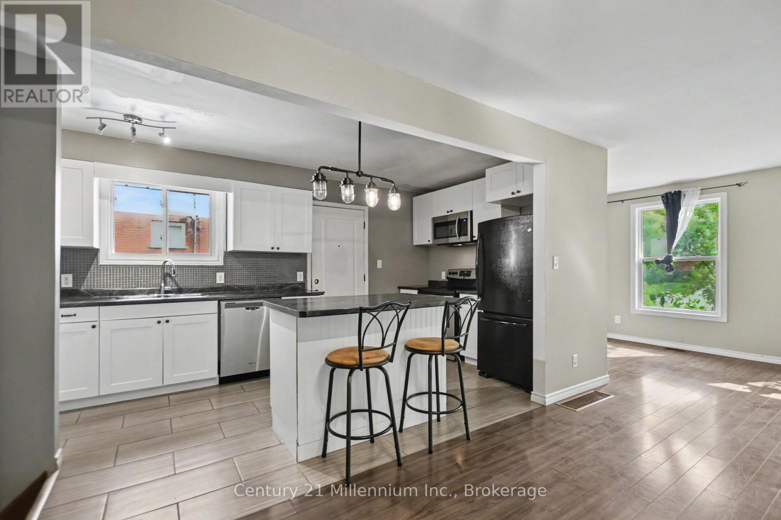 408 WALNUT STREET - Image 11