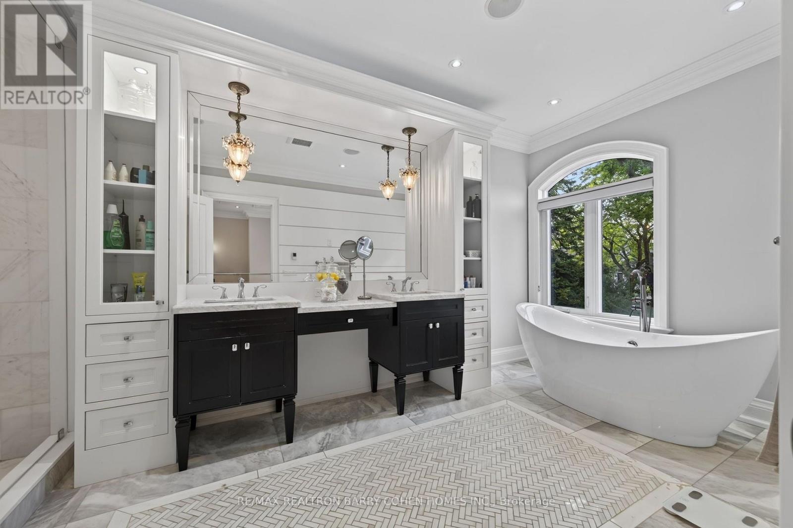 100 MUNRO BOULEVARD - 20