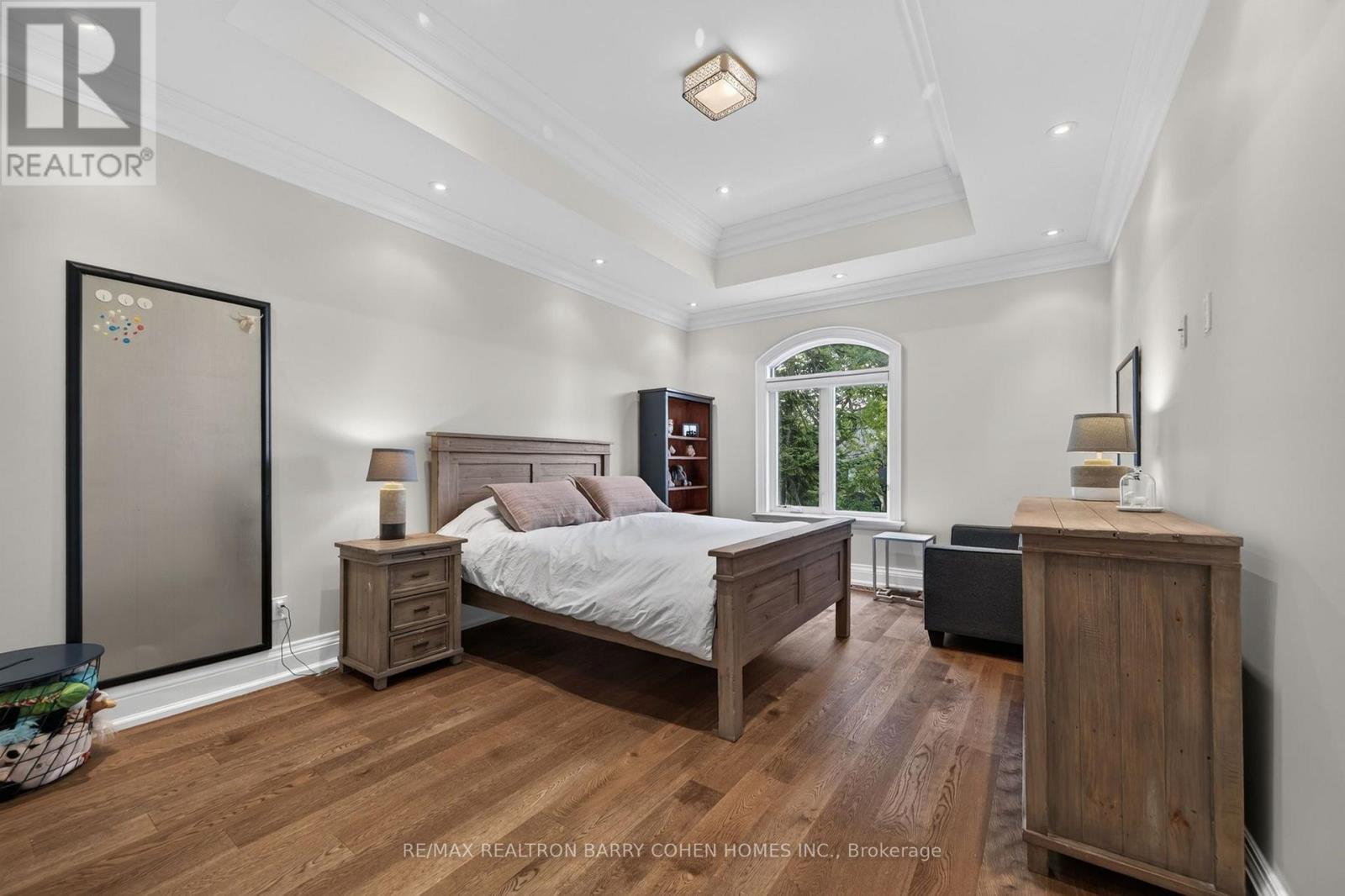 100 MUNRO BOULEVARD - 21