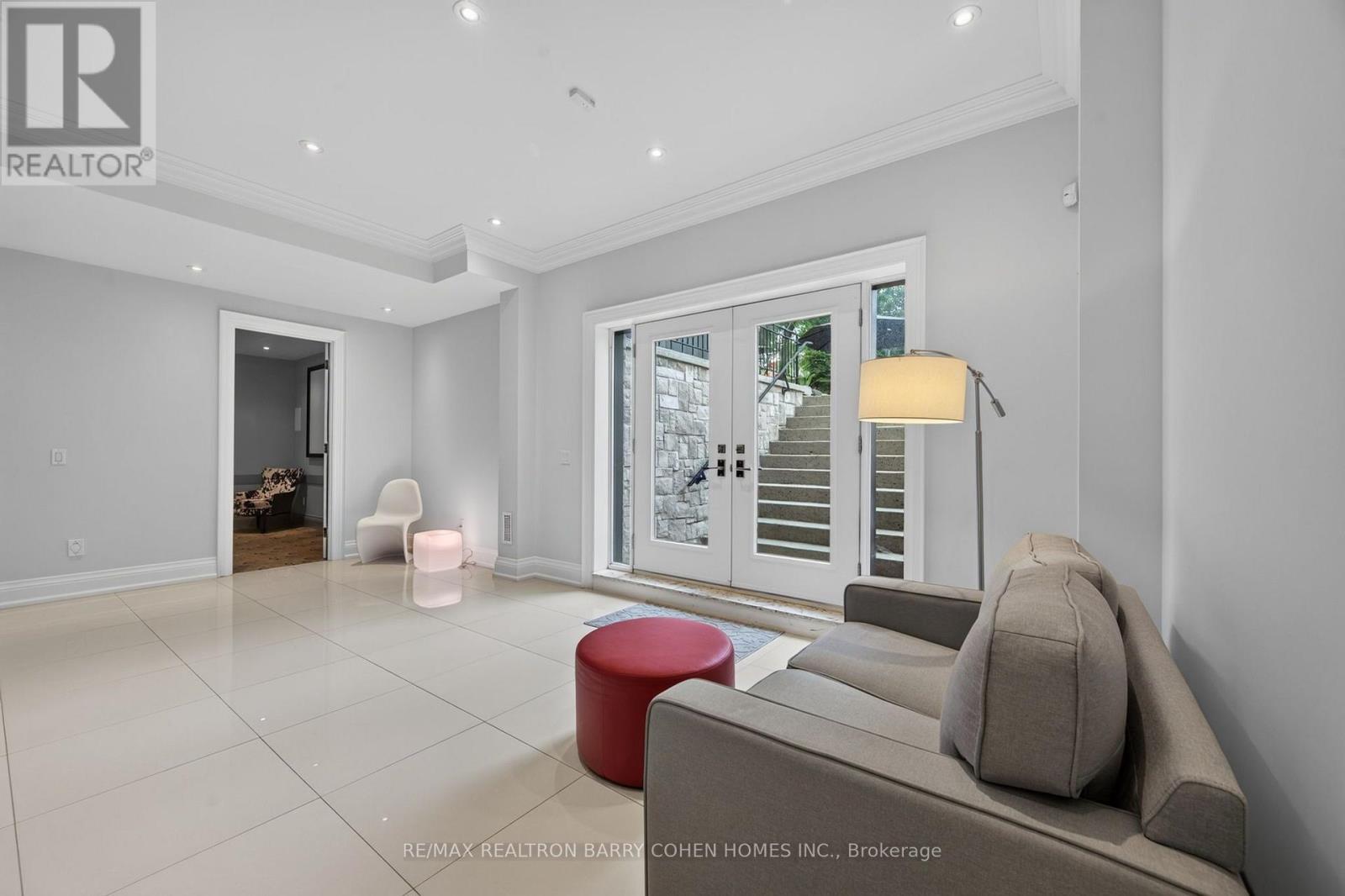 100 MUNRO BOULEVARD - Image 29