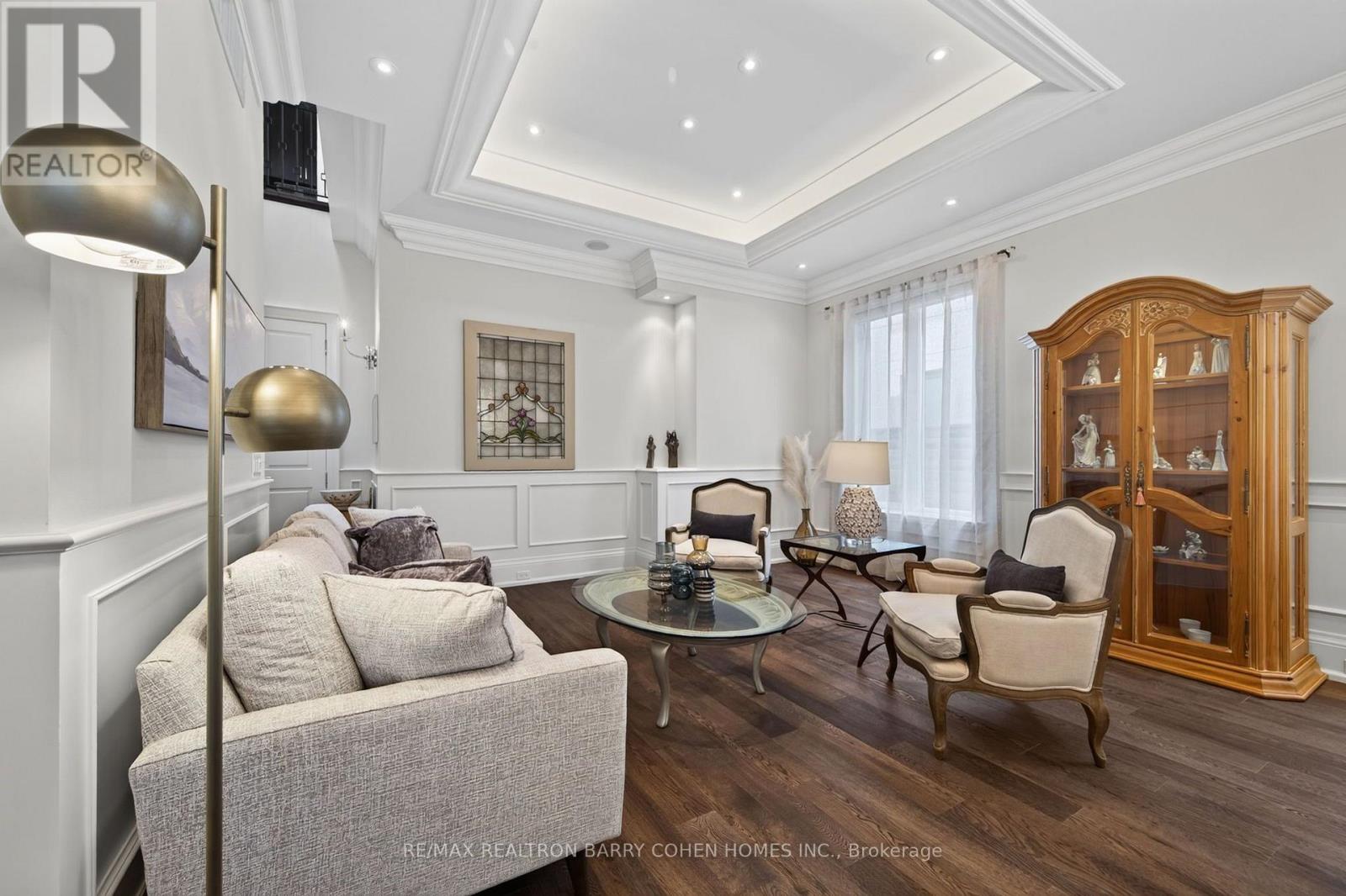 100 MUNRO BOULEVARD - 6