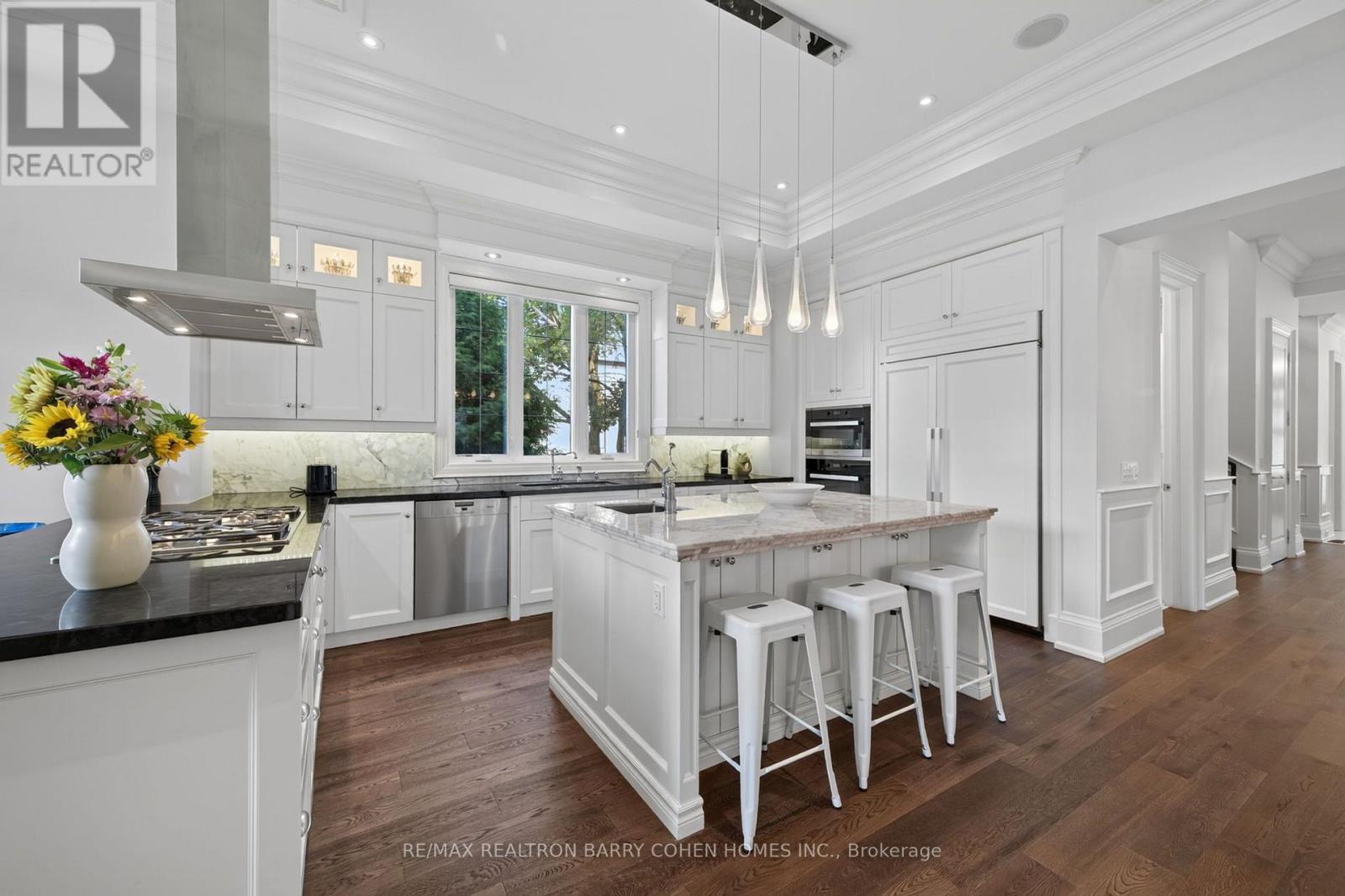 100 MUNRO BOULEVARD - 9