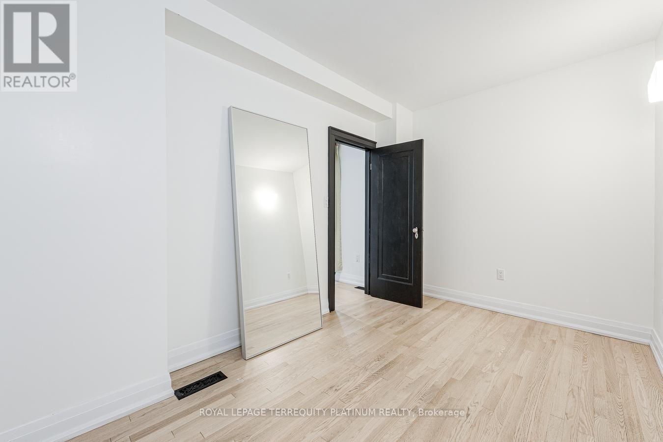204 ELLERSLIE AVENUE - 19