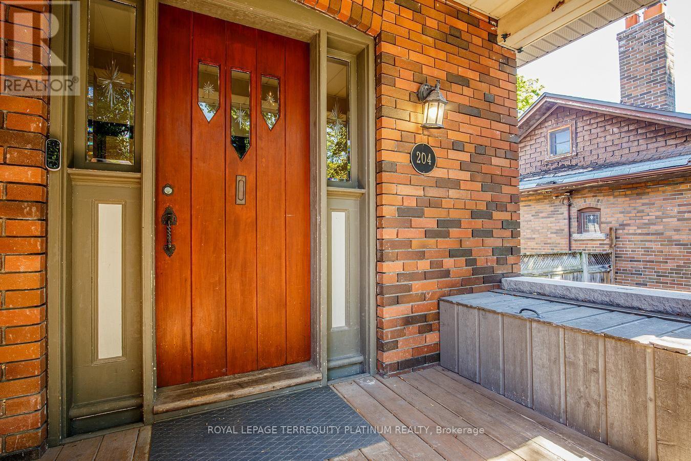 204 ELLERSLIE AVENUE - 2