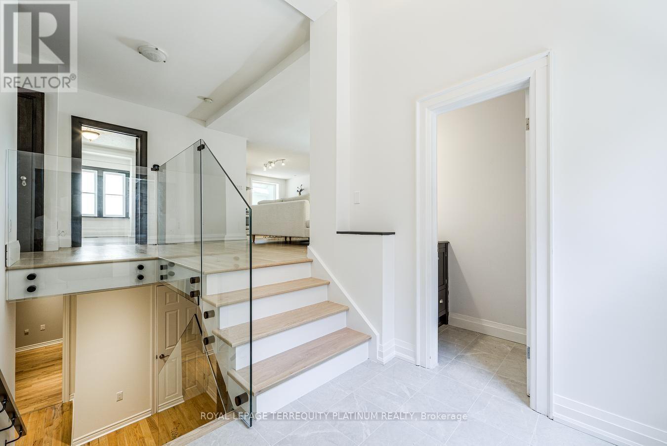 204 ELLERSLIE AVENUE - 21