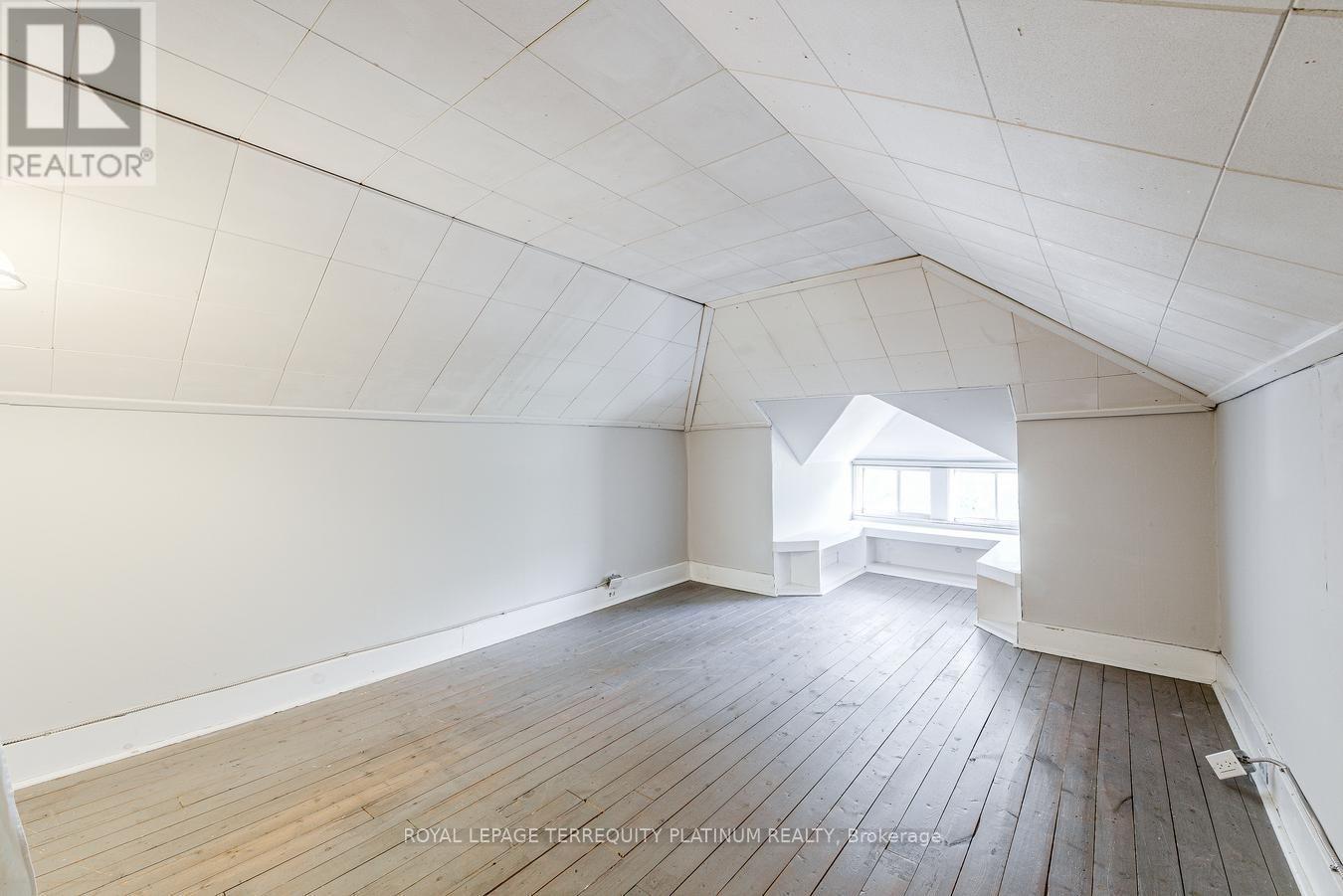 204 ELLERSLIE AVENUE - 33
