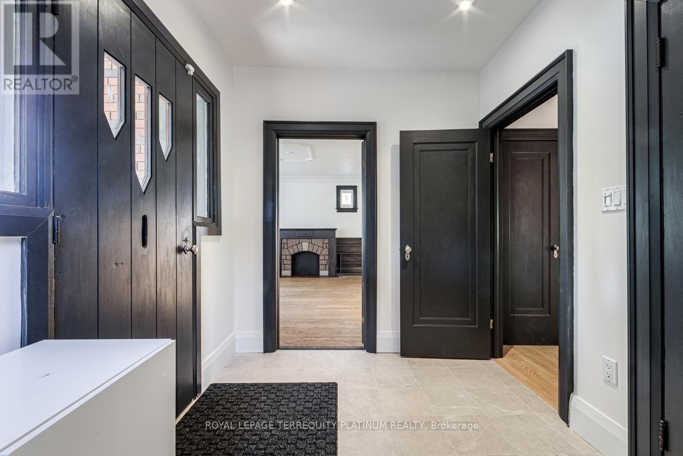 204 ELLERSLIE AVENUE - 4
