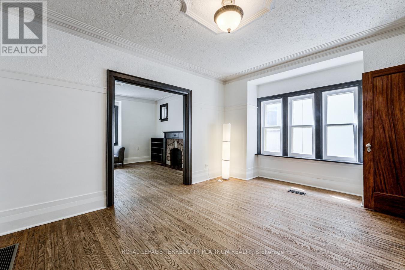 204 ELLERSLIE AVENUE - 8