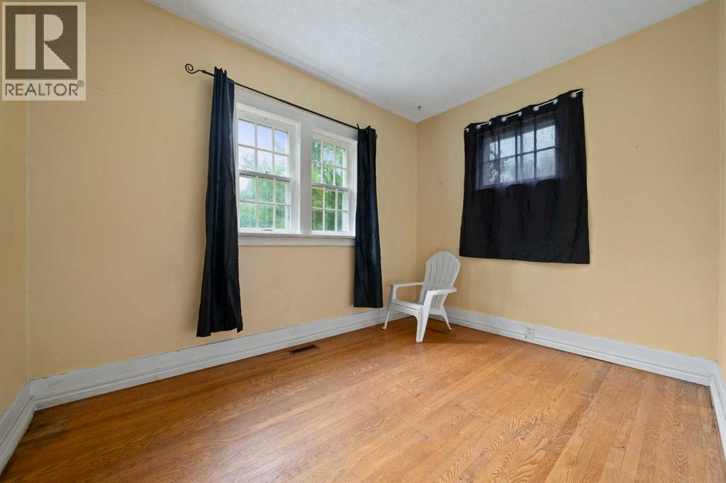 260 2 Street Southeast - Photo 18