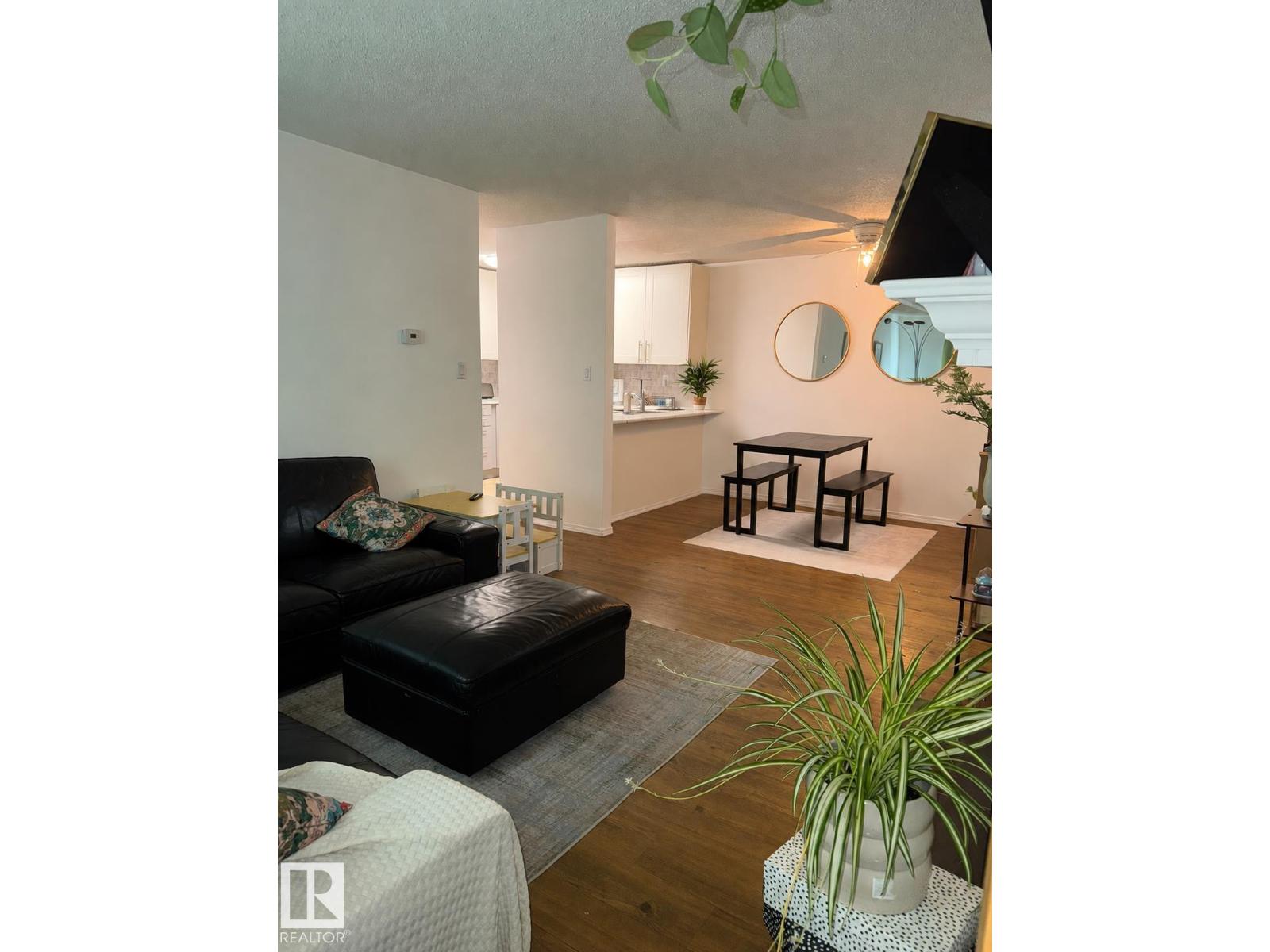 302 44 Alpine Place