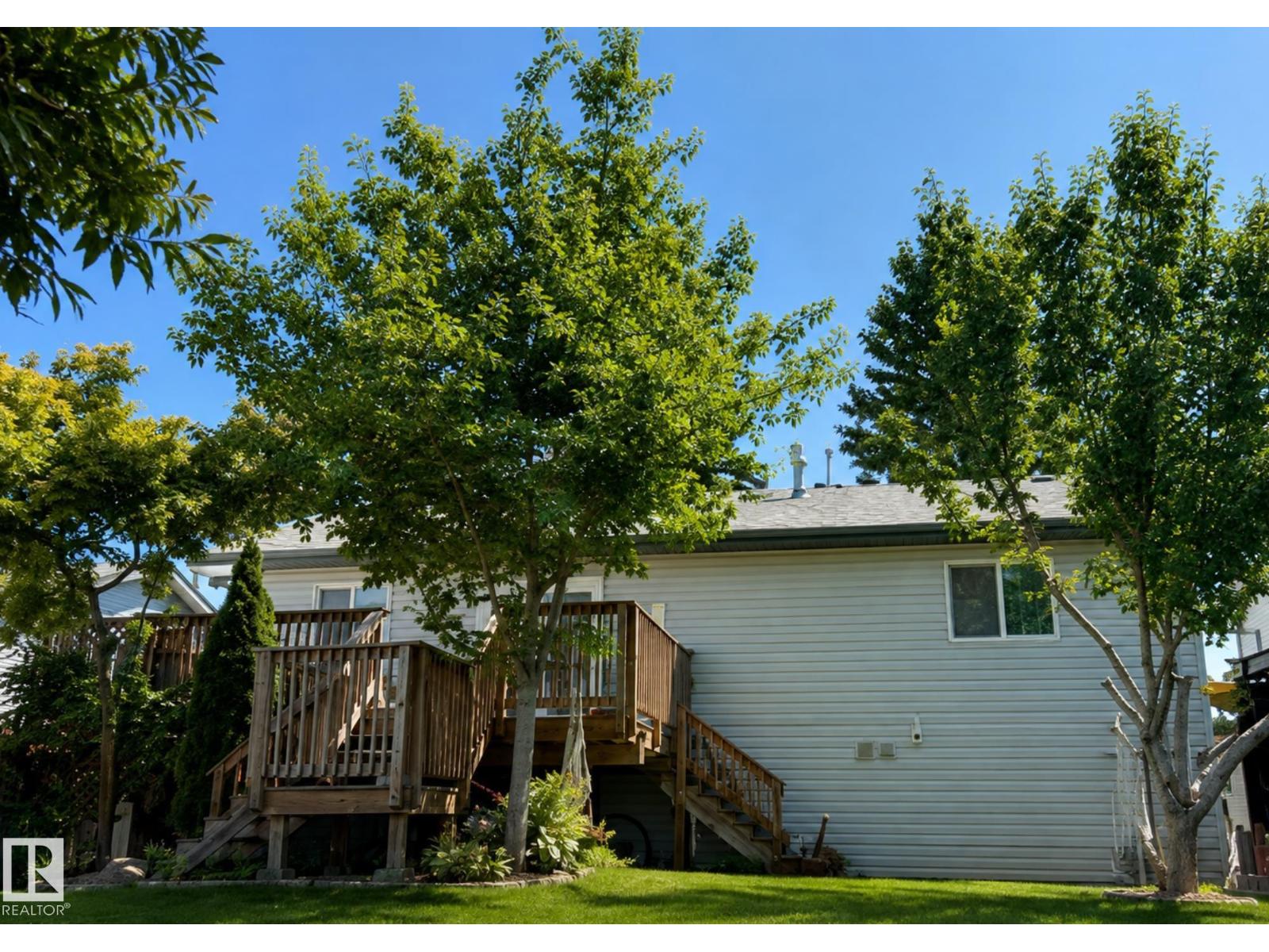 4 SPRUCE MEADOW LN - 2