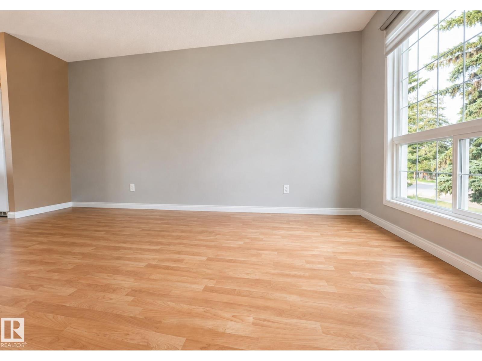 4 SPRUCE MEADOW LN - 5