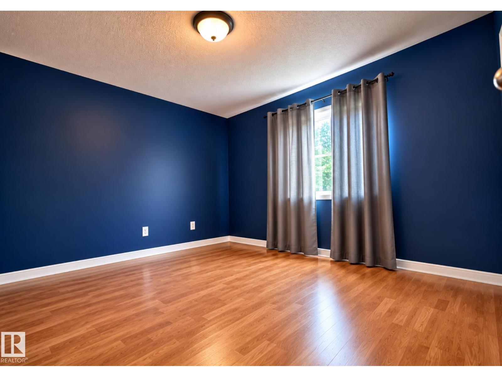 4 SPRUCE MEADOW LN - 7