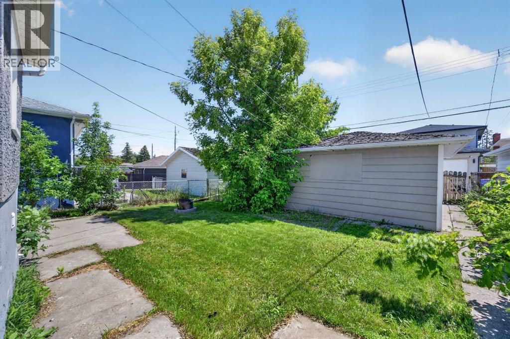 1212 Bantry Street Northeast - Photo 25
